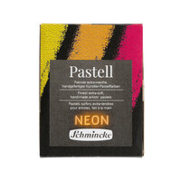 Bovenaanzicht van een gesloten kartonnen Schmincke verpakking voor pastelkrijt. Het etiket heeft strepen in neon geel, oranje e
