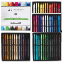 Overzicht van de Sennelier Introductory Set met 48 hele pastelstiften, netjes verdeeld over drie zwarte beschermende inlays naa