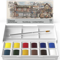 De exclusieve Kunstburg Limited Edition Winsor &amp; Newton Cotman aquarelset. Op de achtergrond staat de unieke kartonnen wikk