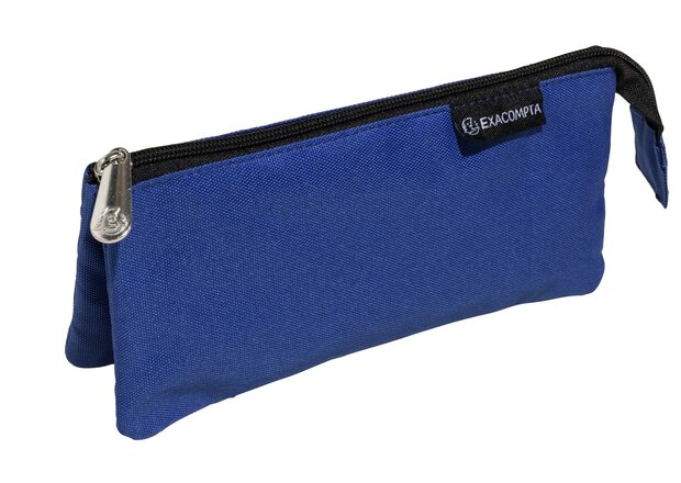 Blauwe, ruimtelijke etui van stevig geweven stof. Bovenop loopt een zwarte rits met een zilverkleurig metalen ritslipje en aan 