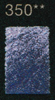 Een rechthoekig donkerpaars ingekleurd vlak dat de tint Donker Ultramarijn Violet (350) van het Polychromos potlood toont, met 